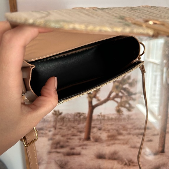 Spring Crossbody 🌼🌸 Bag - Picture 3 of 6